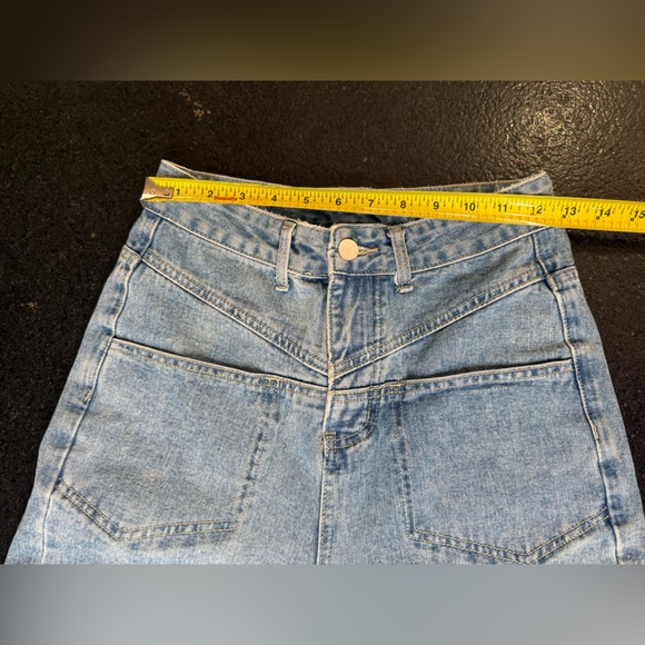 Commense Trendy Y-Yoke Vintage-Inspired Wide Leg Jeans – XS - Picture 5 of 12